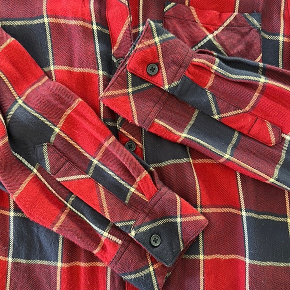 RAILS Hunter Plaid Flannel Shirt in Red/Navy - Picture 7 of 9